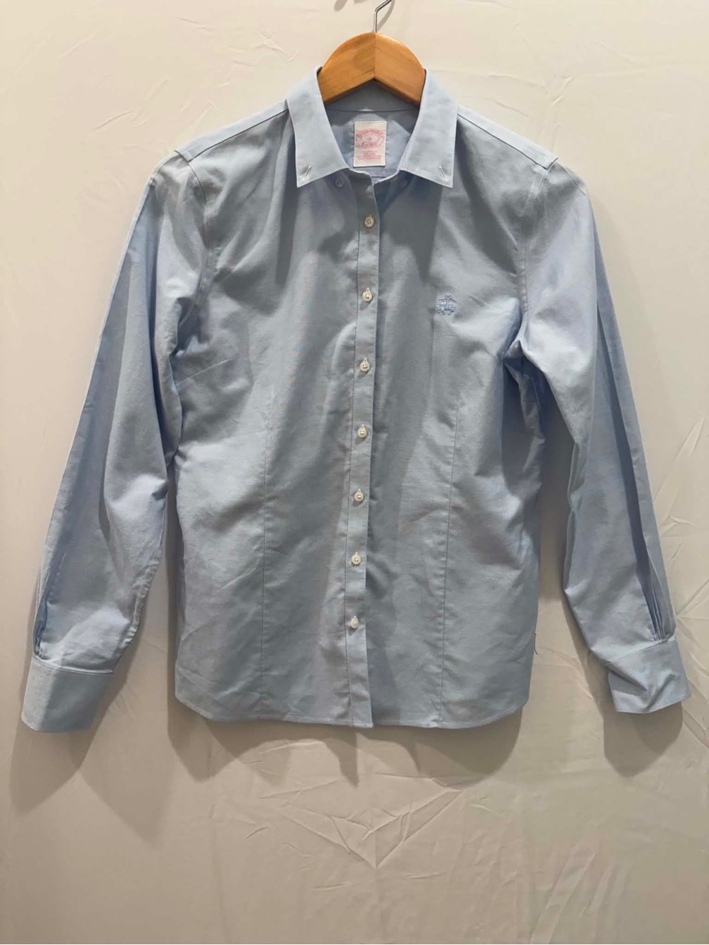 Brooks Brothers Women Light Blue long sleeve 100% Supima cotton Non-iron size 6